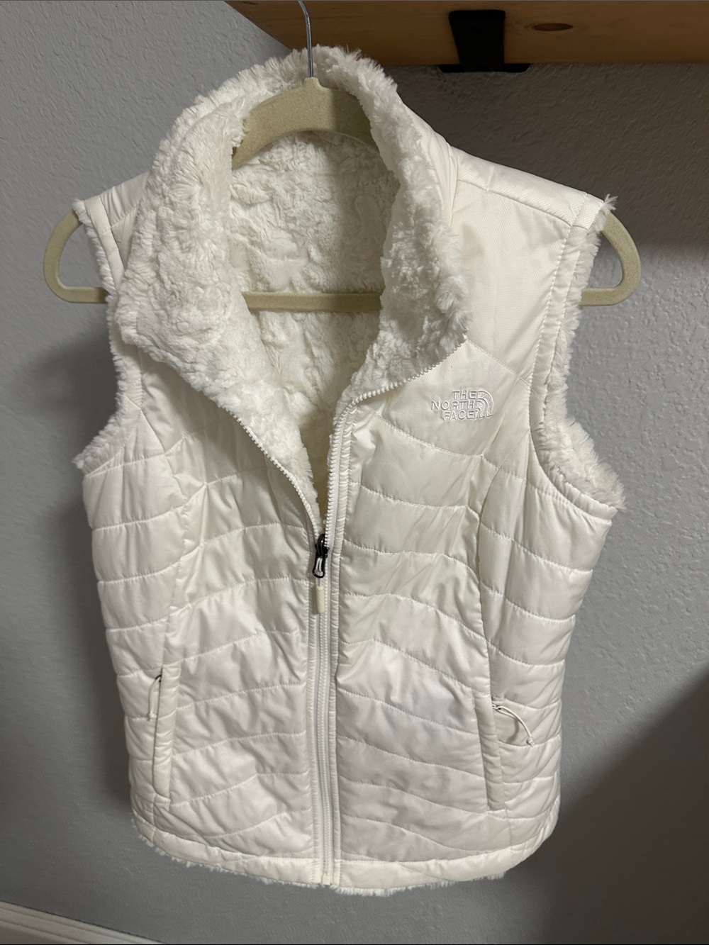 The North Face Women's Off-White Quilted Sherpa double sided Vest size s